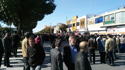 معترضان به گرانی بنزین در شاهین‌شهر خیابان امام را مسدود کردند+تصاویر