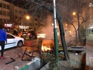 شاهین‌شهر اصفهان شب ناآرامی را پشت سر گذاشت/اعتراض مردم به افزایش فقر و بیکاری در ایران