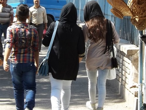 چرا هیچ مسؤولی به وضع حجاب زنان در شاهین‌شهر اصفهان توجهی ندارد؟