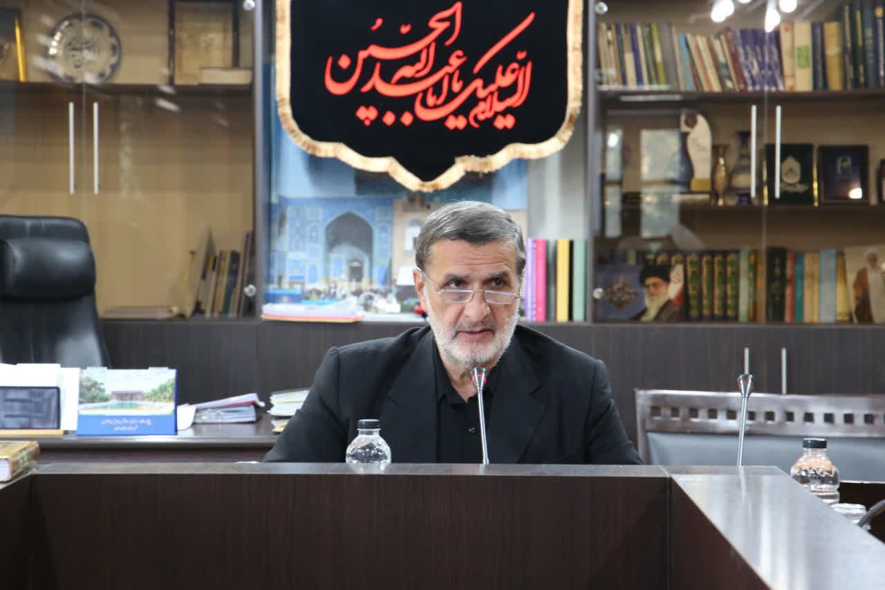 رسانه‌های اصفهان صف مطالبه‌گری مردمی را از براندازان جدا کنند