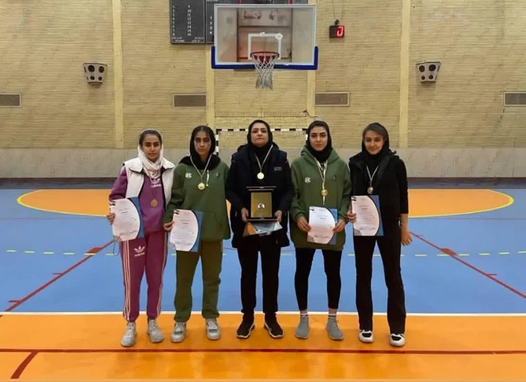کسب مقام سوم بسکتبال استان اصفهان توسط دانش‌آموزان شاهین شهری 