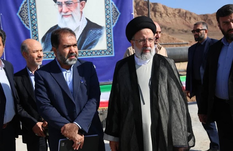 بازدید رئیس‌جمهور از عملیات اجرایی انتقال آب دریای عمان به اصفهان+تصاویر