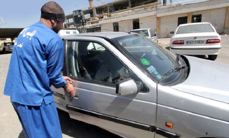 دستگیری سارق اموال داخل خودرو با 11 فقر سرقت در شاهین‌شهر